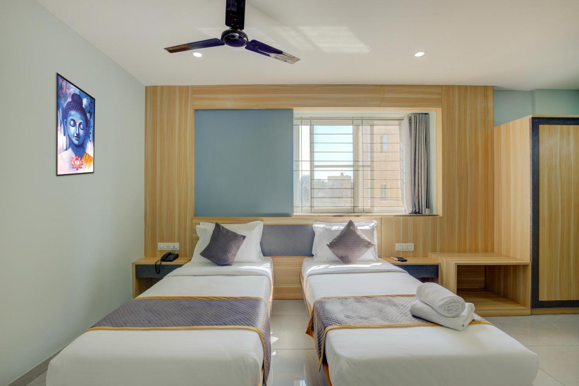 Hotel Park Lane Yelahanka Bangalore Extérieur photo
